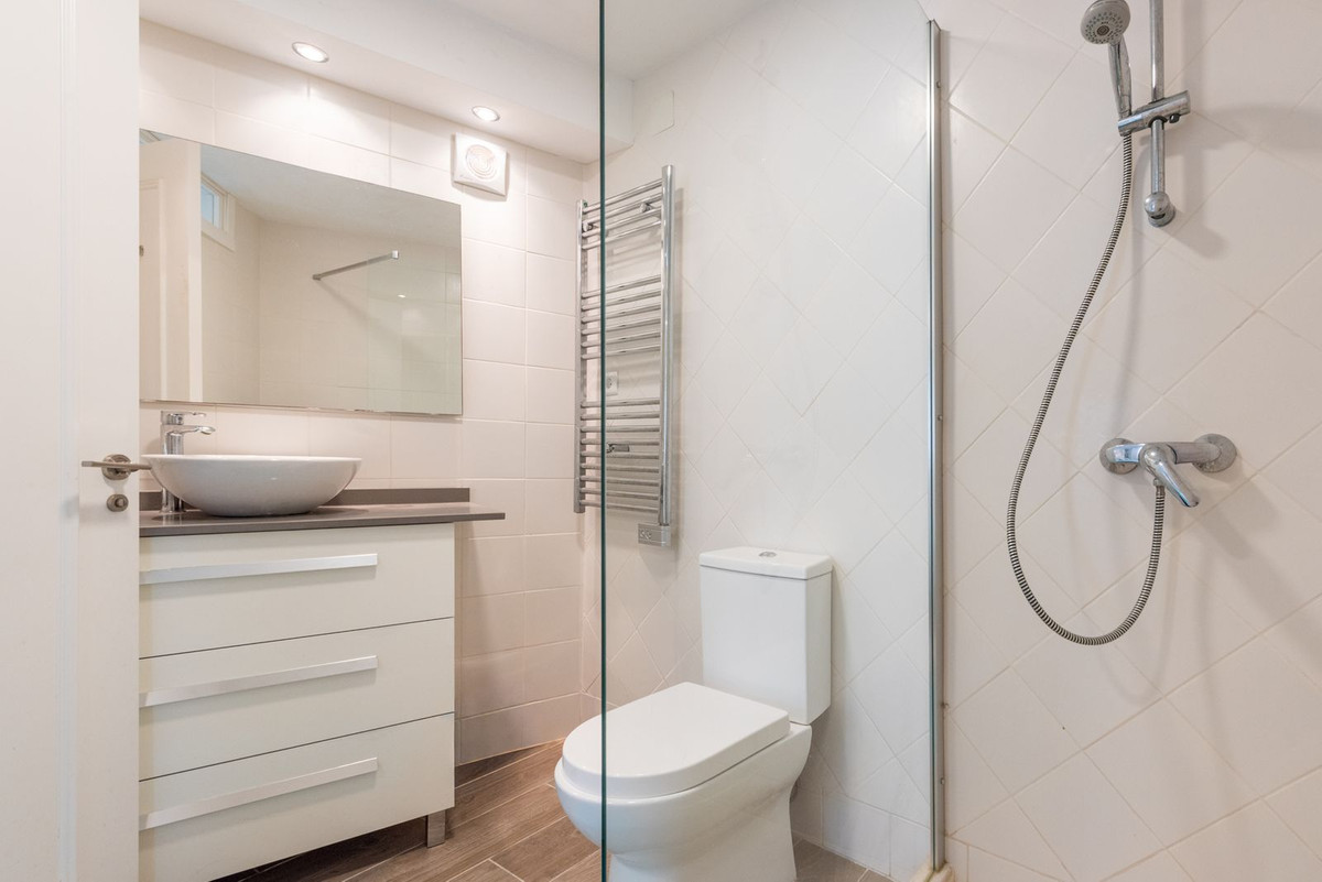 8ba9edb710b3a0a2d8e459d4c78fc208 - 18