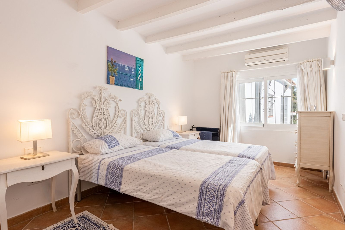 8ba9edb710b3a0a2d8e459d4c78fc208 - 19