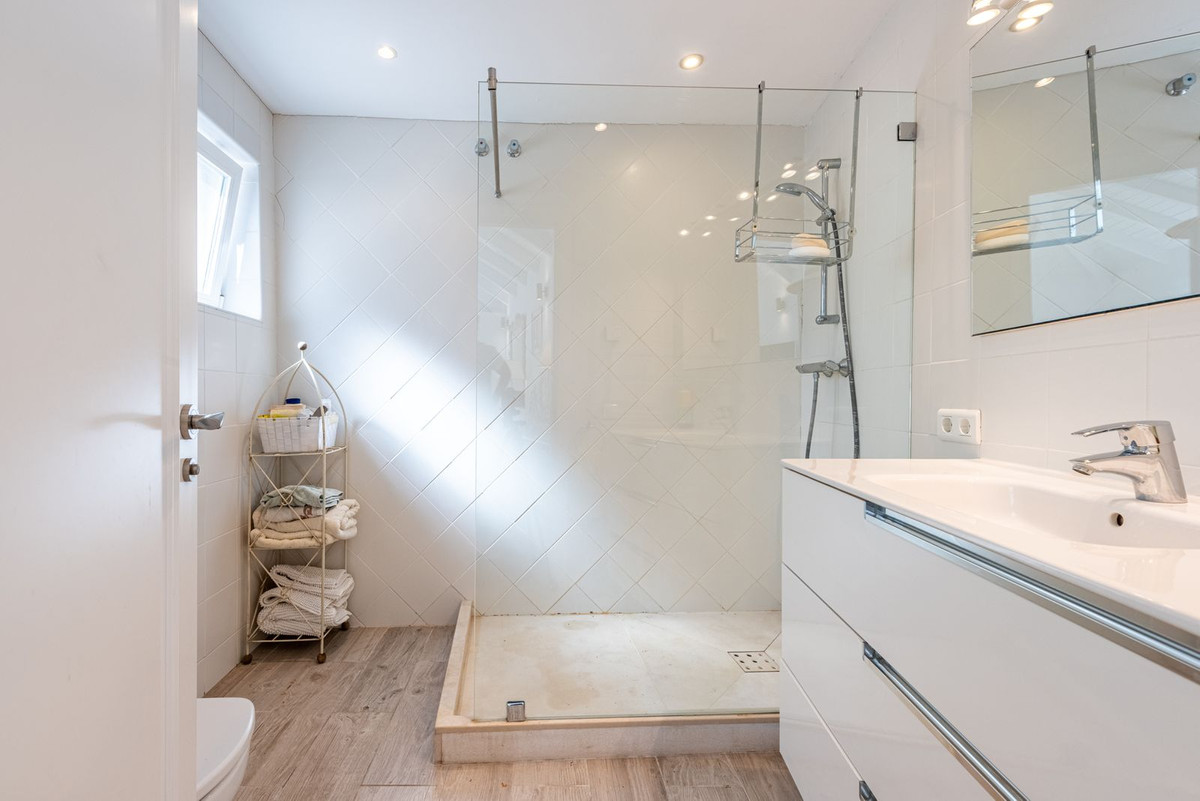 8ba9edb710b3a0a2d8e459d4c78fc208 - 21