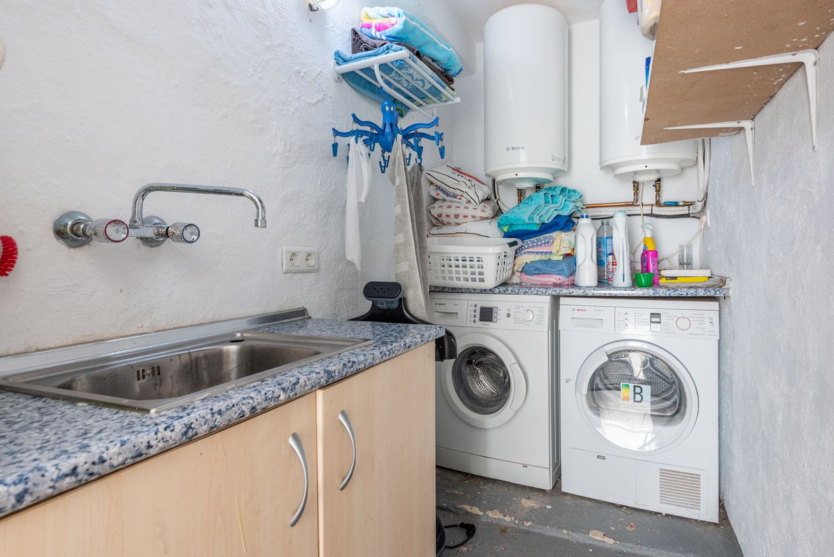 8ba9edb710b3a0a2d8e459d4c78fc208 - 25