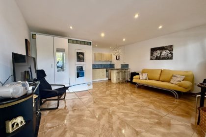 8bbc79bb86a28c7a28129d45e202f4eb - 37