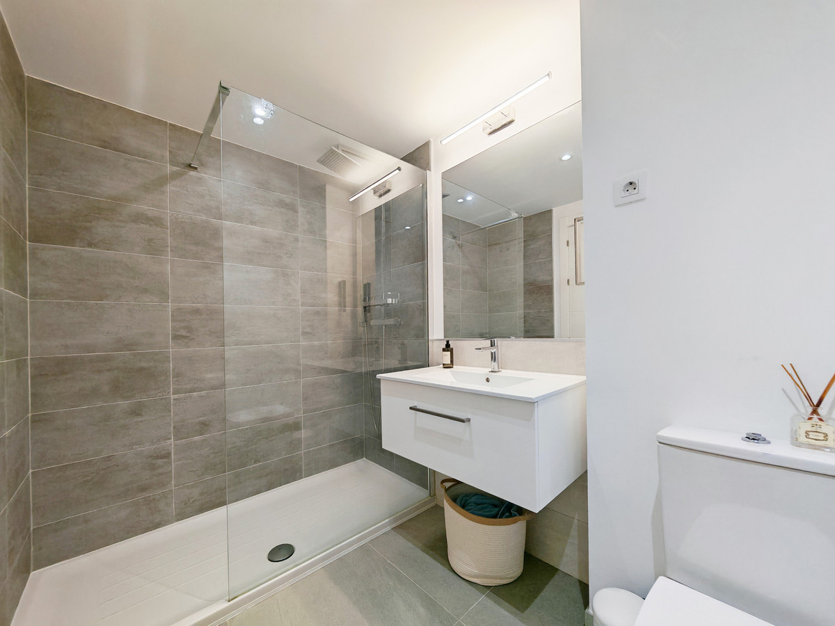 8bf7ad4a69b7a013674bd5bc511fed1f - 13