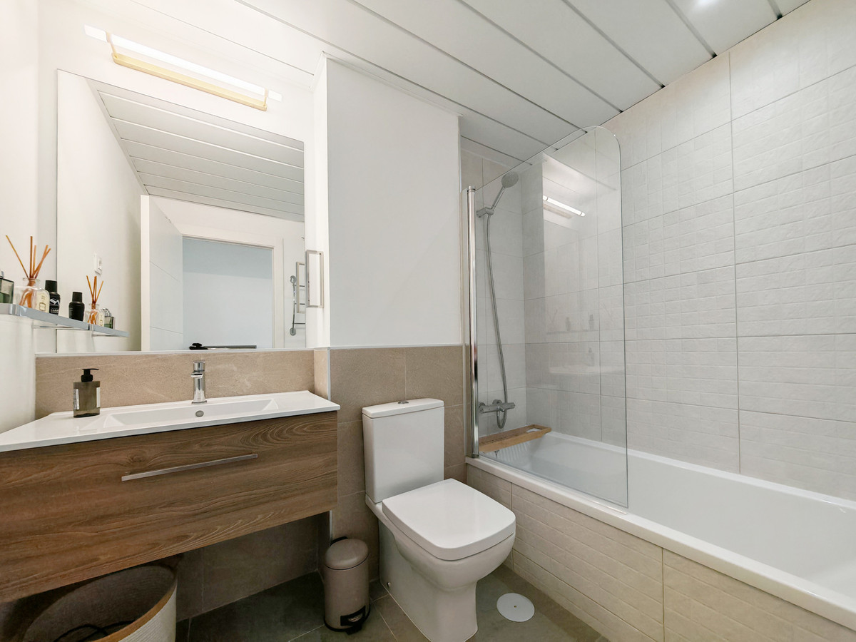 8bf7ad4a69b7a013674bd5bc511fed1f - 16