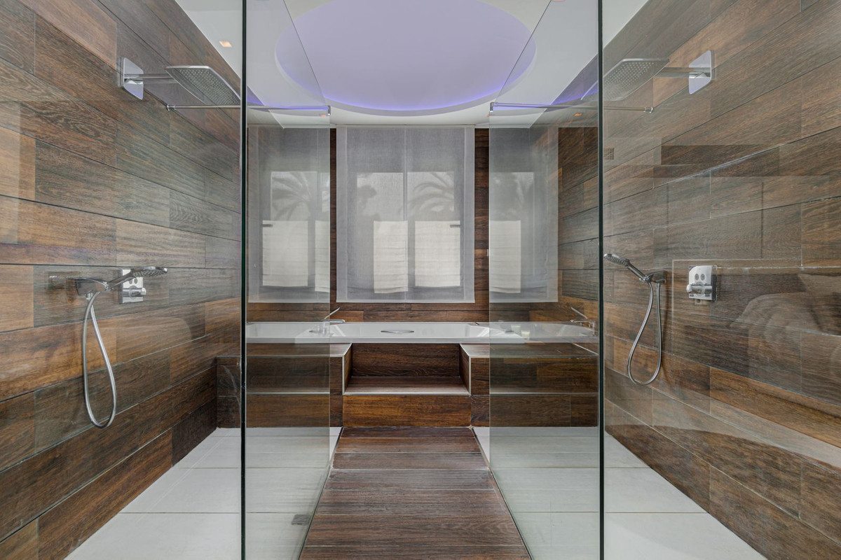 8c1a8e6e26cf0b4efd2246e9cd5deaab - 13