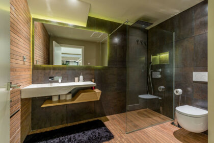 8c1a8e6e26cf0b4efd2246e9cd5deaab - 18