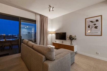 8c4b4095f79c28807c408c3e8bac9661 - 24