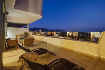 8c4b4095f79c28807c408c3e8bac9661 - 30