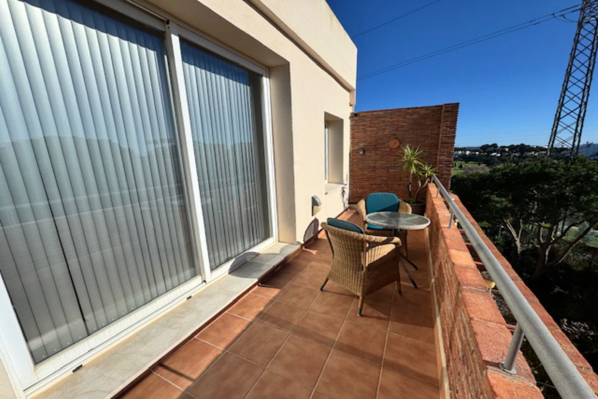 8c59ae277ea91c12e829b76fef4c0da1 - 24