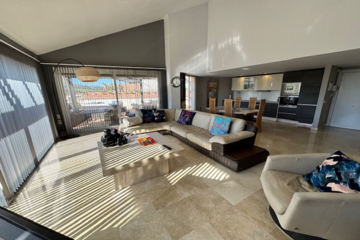 8c59ae277ea91c12e829b76fef4c0da1 - 37