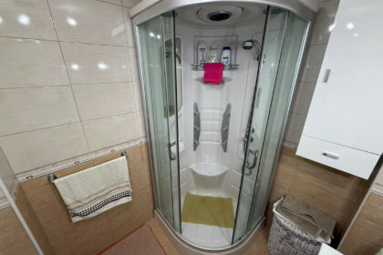 8cde994a8d42d68f5ac9814e436f18f6 - 9