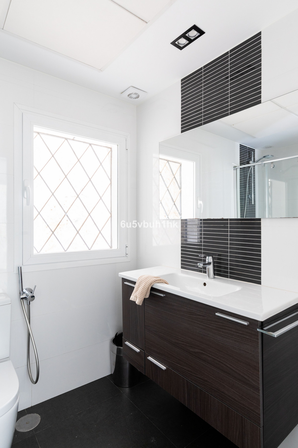 8cdfe2962f0aa548f5fa037421e83475 - 18