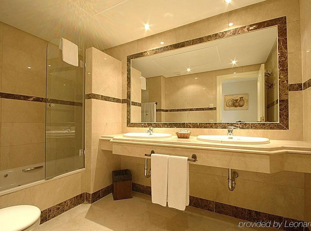 8d70a62548cc760738cf719bdaf287fb - 7