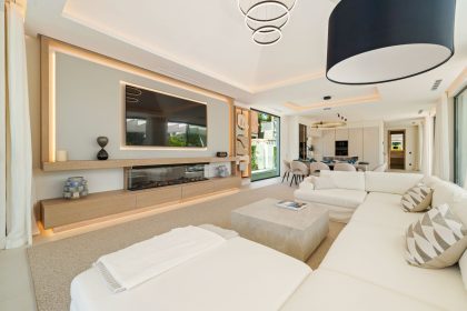 8d854deb379a030b30867b7ef2399334 - 8