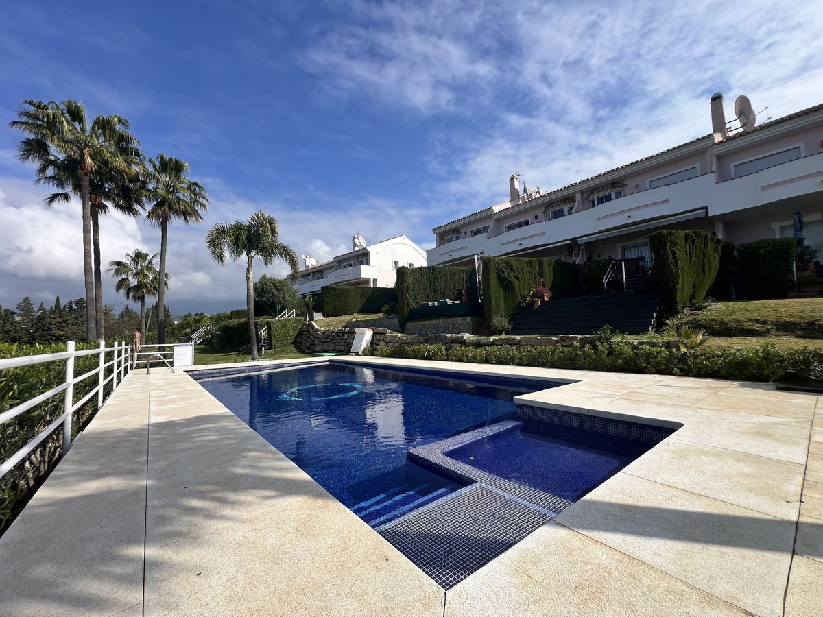 8db4b48a5229f90a6acb879a741843f1 - 1