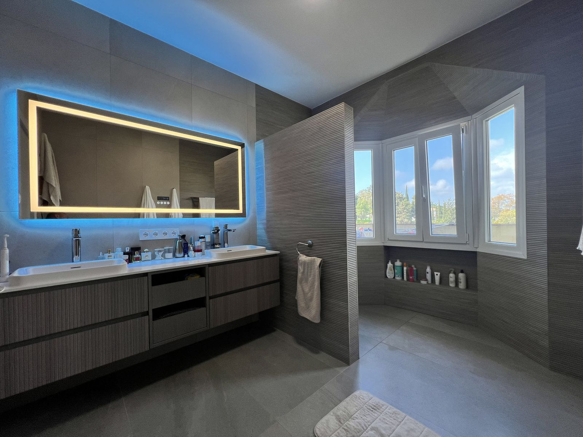 8db4b48a5229f90a6acb879a741843f1 - 13