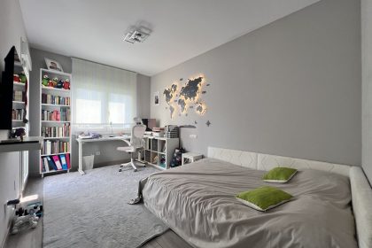 8db4b48a5229f90a6acb879a741843f1 - 17