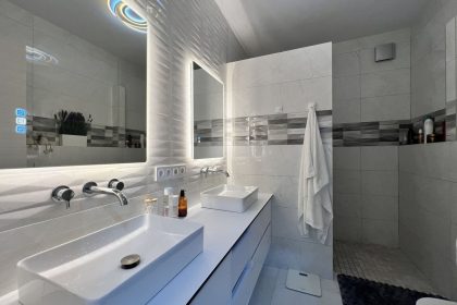 8db4b48a5229f90a6acb879a741843f1 - 20