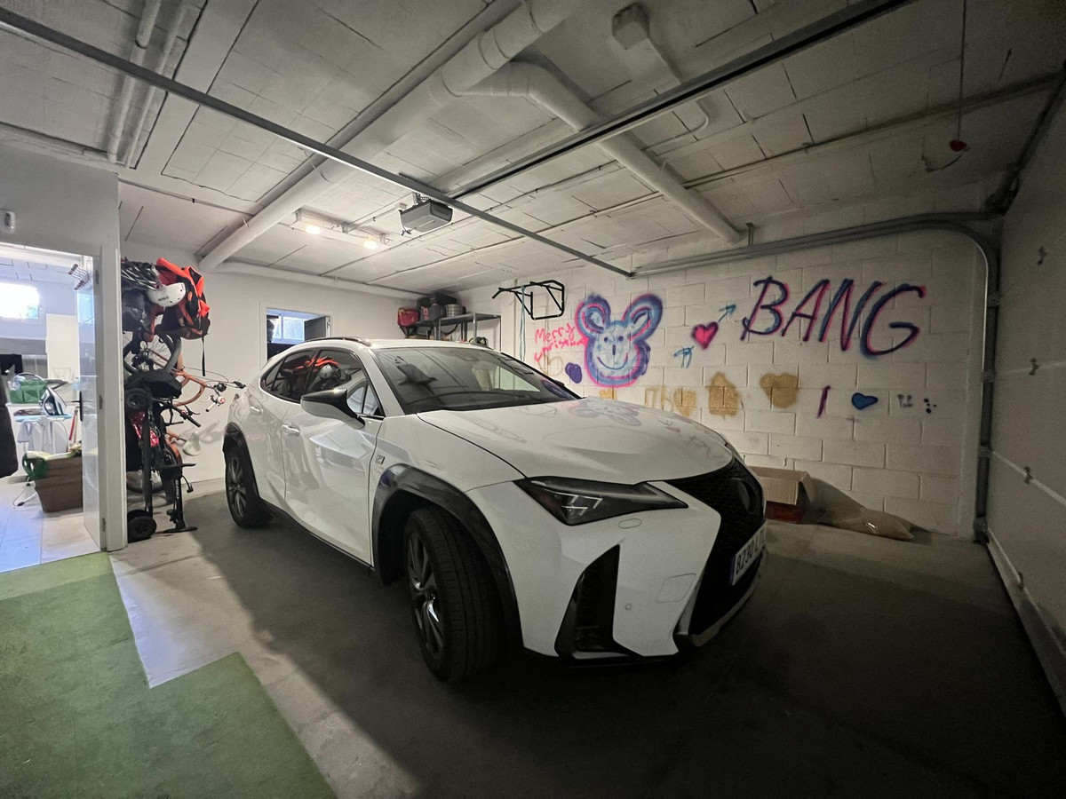 8db4b48a5229f90a6acb879a741843f1 - 23