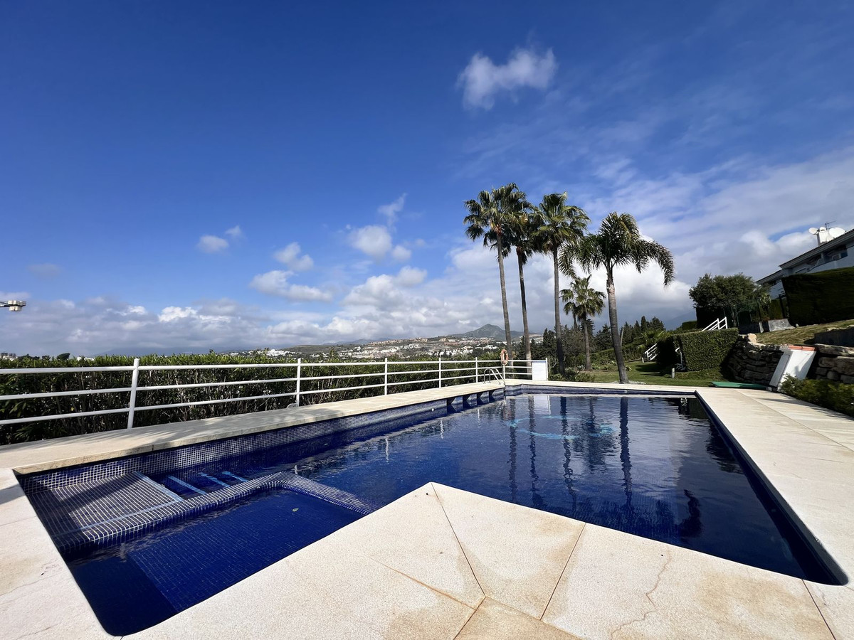 8db4b48a5229f90a6acb879a741843f1 - 27