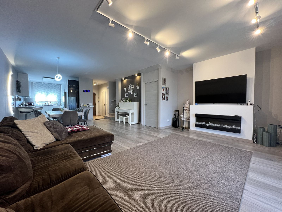 8db4b48a5229f90a6acb879a741843f1 - 3