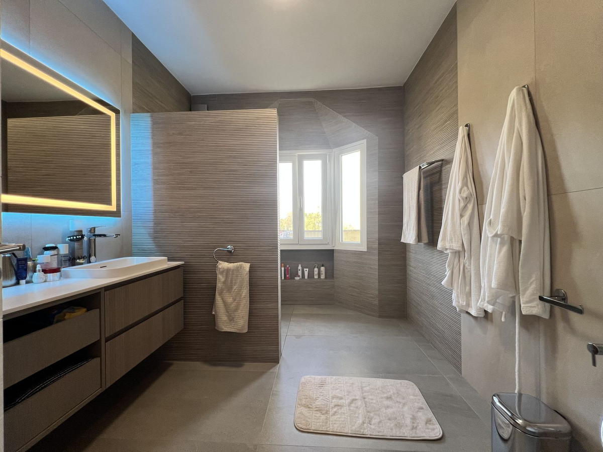 8db4b48a5229f90a6acb879a741843f1 - 4