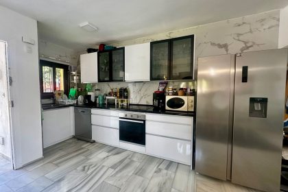 8eb414c5c7a530ed98183fc0d31bad73 - 4