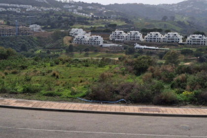 8fb0af978702616e6924f01a054e966a - 1