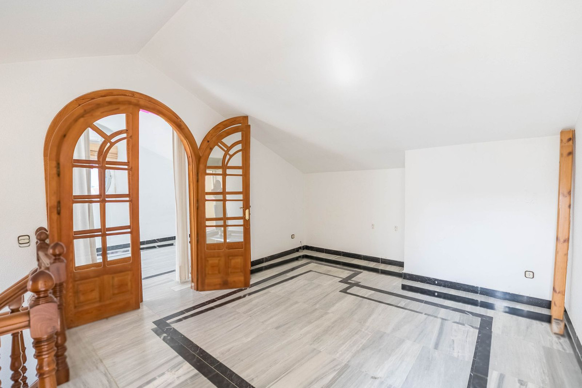 91362a0a8f76870ec101abc89aca0fb8 - 23