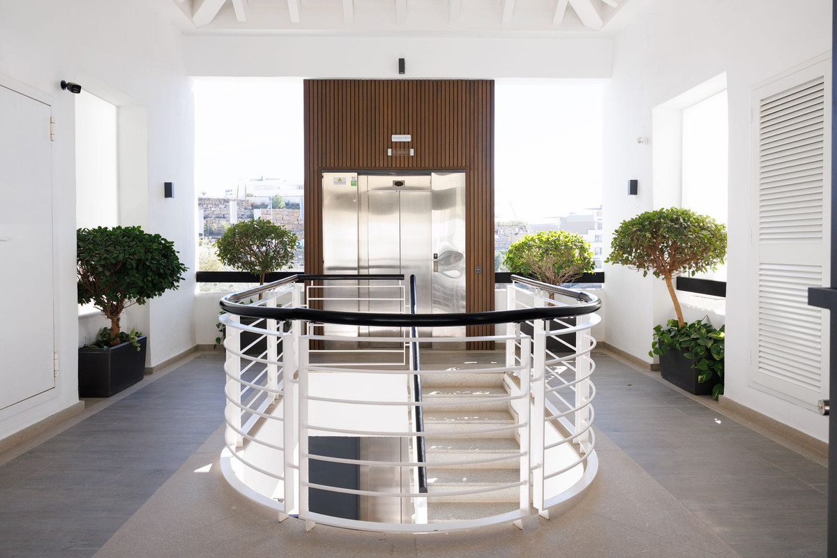 9158b2f2122cfd7c5e9215d75516b741 - 34