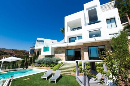 91ab912733eb7bb771fc5dfd163a761d - 1