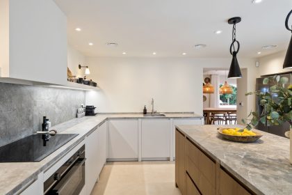 92352f2d8504c1f8c1808400f93b81c2 - 13