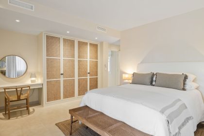 92352f2d8504c1f8c1808400f93b81c2 - 14