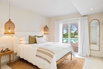 92352f2d8504c1f8c1808400f93b81c2 - 16