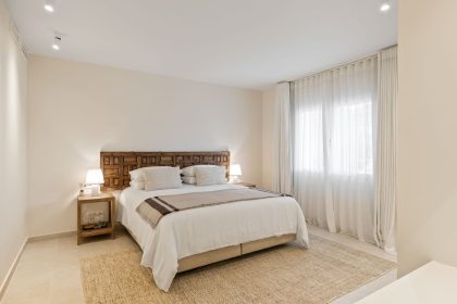 92352f2d8504c1f8c1808400f93b81c2 - 19