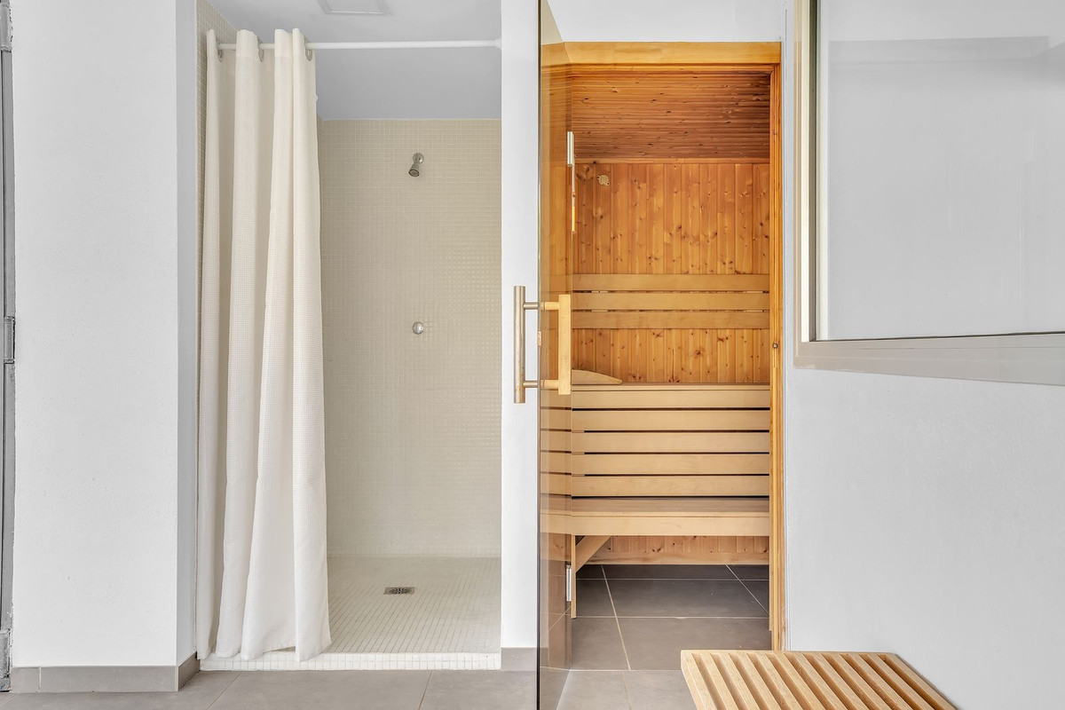 9366be48407099af9164d0c1f58e95c4 - 24