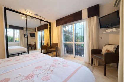 93fed4a0d9b6c8468ea914f251f6a755 - 12