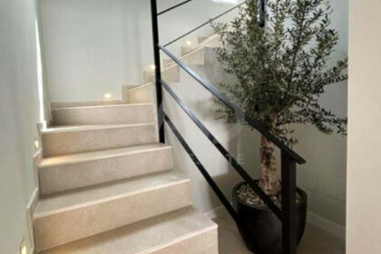 942a1a14507fda4ee7994fc16ec2c54d - 18