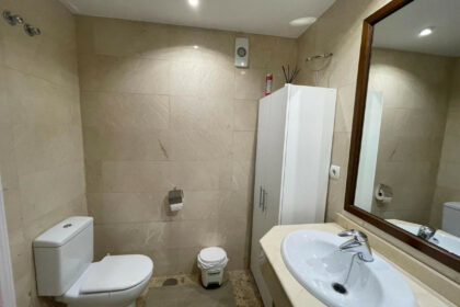 945d18a5f89bb42c4a389d4bc5abff8b - 16