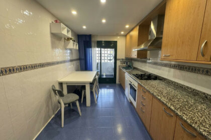 945d18a5f89bb42c4a389d4bc5abff8b - 8