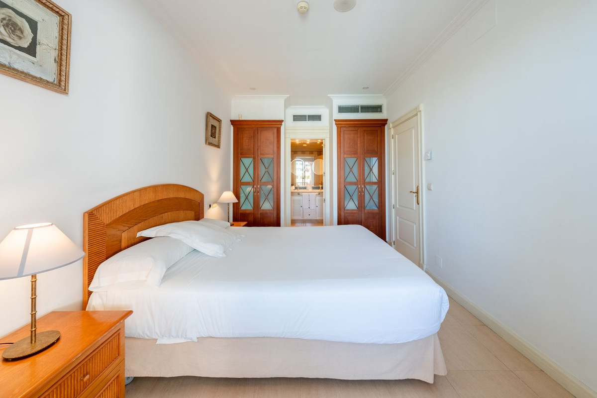 94e2a848b66f1bf264e6997493af1a72 - 16