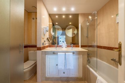 94e2a848b66f1bf264e6997493af1a72 - 18