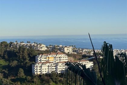 951301fa282f8160f1e8276caf99bb3b - 1