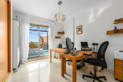 964b9508edcfecca902495cc280eb67a - 10