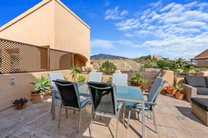 964b9508edcfecca902495cc280eb67a - 12