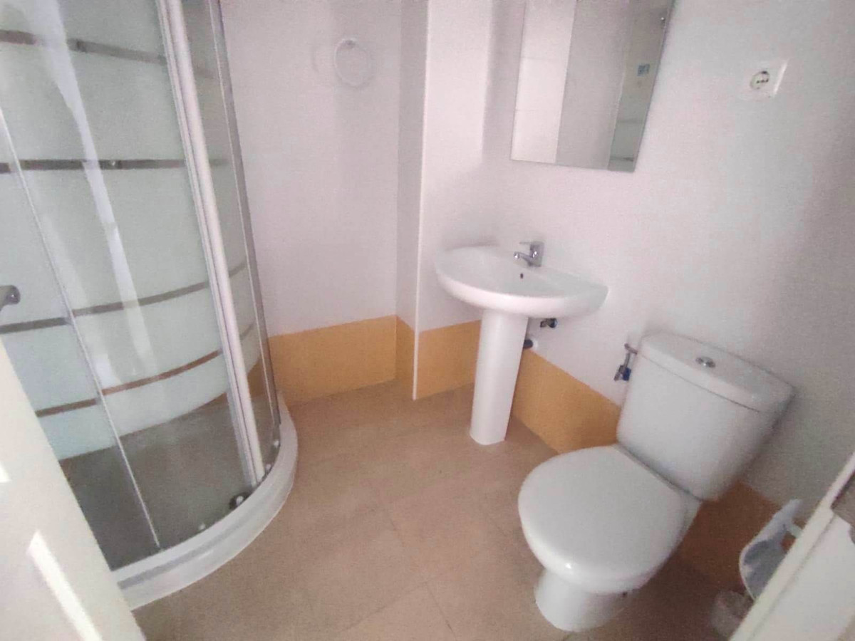 9828bfbe4e57bc71f71320fd17f1b738 - 16