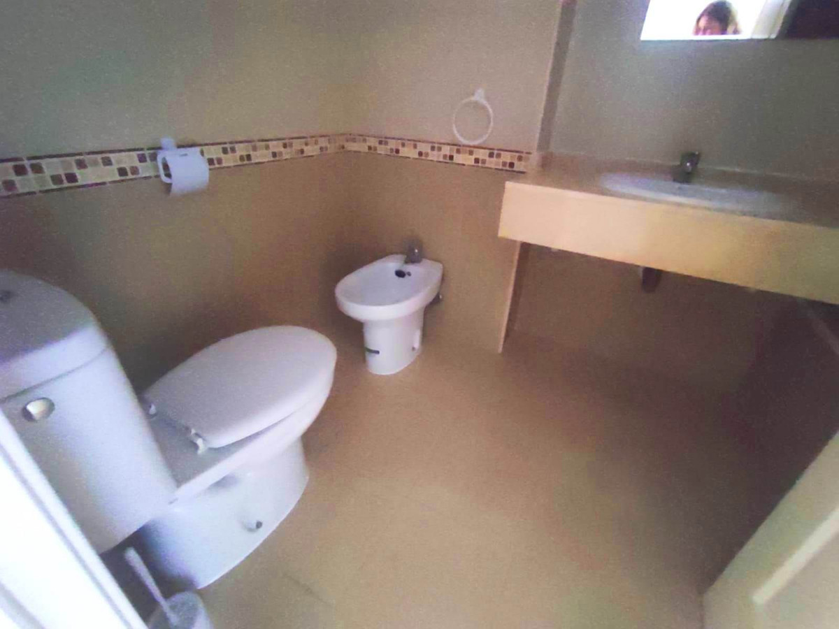 9828bfbe4e57bc71f71320fd17f1b738 - 17