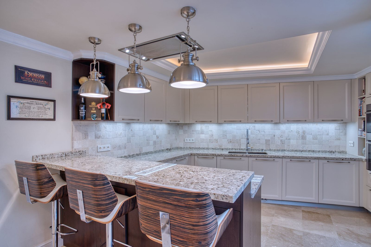 98b7db5c6725403b5000922a4a3ba5b8 - 28