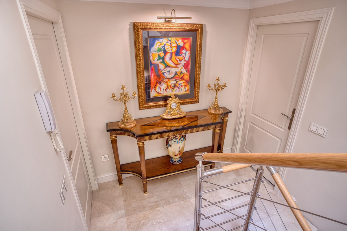 98b7db5c6725403b5000922a4a3ba5b8 - 30