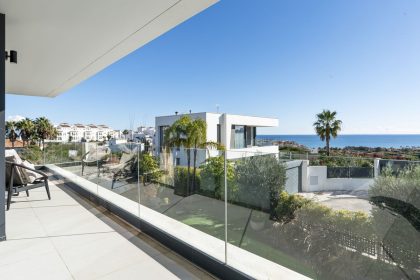 98bee43a34c1ff555042180e33a2aa95 - 28