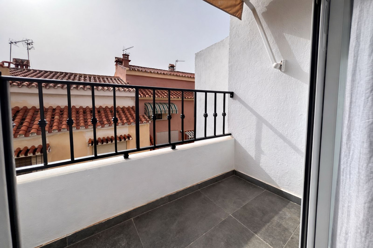 98c80db8bfcf70fd62218eecd1618cb1 - 16